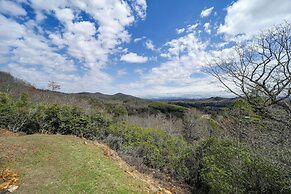 Pisgah Forest Home w/ Large Deck & Mountain Views!