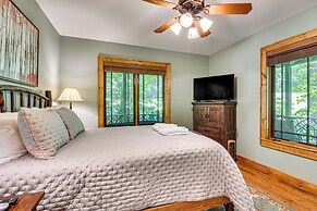 Luxe Trillium Home w/ Fire Pit, 5 Mi to Cashiers
