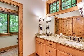 Luxe Trillium Home w/ Fire Pit, 5 Mi to Cashiers