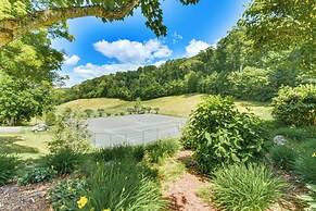 Luxe Trillium Home w/ Fire Pit, 5 Mi to Cashiers