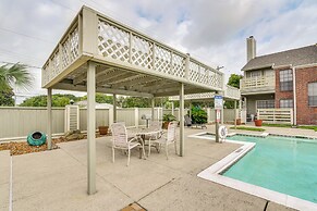 East End Galveston Condo w/ Pool, 1 Mi to Beach!
