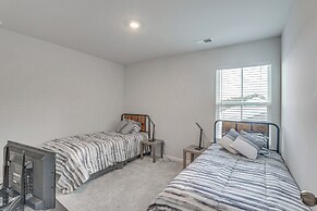 Patio & Backyard: Spacious Home in Moncks Corner