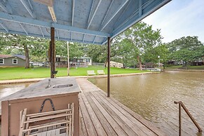 Lakefront Gun Barrel City Home w/ Dock & Deck