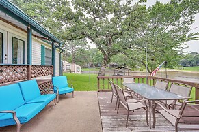 Lakefront Gun Barrel City Home w/ Dock & Deck