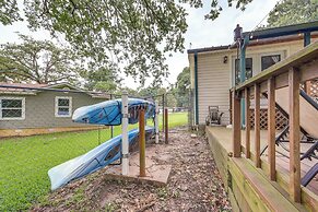 Lakefront Gun Barrel City Home w/ Dock & Deck