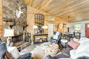 2 Decks, Grill, Hot Tub: Mountain Cabin in Murphy