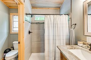 2 Decks, Grill, Hot Tub: Mountain Cabin in Murphy