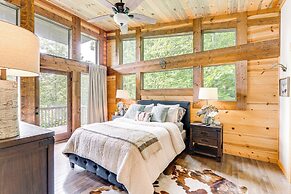 2 Decks, Grill, Hot Tub: Mountain Cabin in Murphy