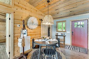 2 Decks, Grill, Hot Tub: Mountain Cabin in Murphy