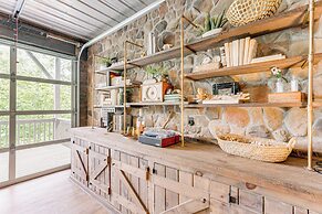 2 Decks, Grill, Hot Tub: Mountain Cabin in Murphy