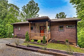 2 Decks, Grill, Hot Tub: Mountain Cabin in Murphy