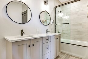 Hot Tub & Mtn Views: Townhome in Granby!