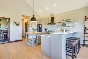 Hot Tub & Mtn Views: Townhome in Granby!