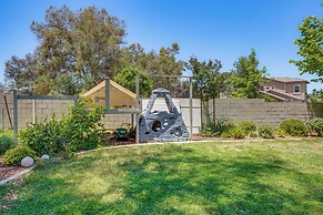 Rio Bravo Country Club Home in Bakersfield w/ Pool