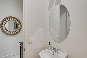 Rio Bravo Country Club Home in Bakersfield w/ Pool