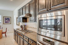 Rio Bravo Country Club Home in Bakersfield w/ Pool