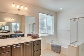 Rio Bravo Country Club Home in Bakersfield w/ Pool