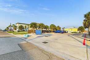 2 Blocks to Beach: 'surf Station' in Port Aransas
