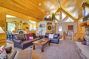 Duck Creek Village Cabin w/ Deck & Private Hot Tub