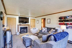 Walk to Ski Lift: Brian Head Condo w/ Pool Access!