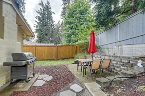 Pet-friendly Sammamish Home w/ Deck ~ 3 Mi to Lake