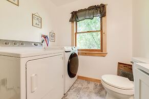 Creekside Cabin in Bainbridge w/ Wraparound Deck!