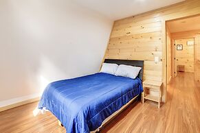 Creekside Cabin in Bainbridge w/ Wraparound Deck!