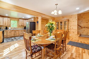 Creekside Cabin in Bainbridge w/ Wraparound Deck!