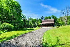 Creekside Cabin in Bainbridge w/ Wraparound Deck!