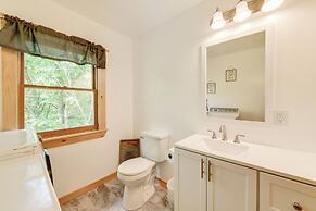 Creekside Cabin in Bainbridge w/ Wraparound Deck!