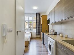 Wooden Cracow Studio by Renters