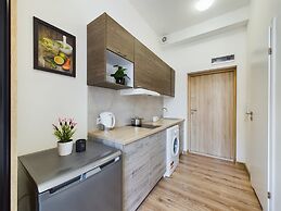 Wooden Cracow Studio by Renters