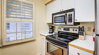 Alex And Us- Fantastic Second Floor Unit Directly Across From The Pool