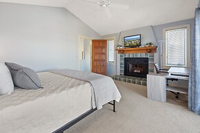 Come And Enjoy Days To Remember! 4 Bedroom Villa by Peace Vacations