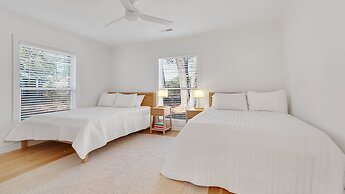 Great Place To Relax And Enjoy A Peaceful Vacation! 4 Bedroom Home by