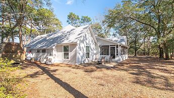 Great Place To Relax And Enjoy A Peaceful Vacation! 4 Bedroom Home by