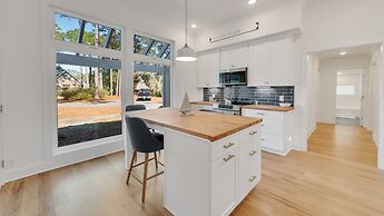 Great Place To Relax And Enjoy A Peaceful Vacation! 4 Bedroom Home by
