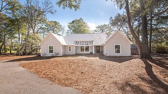 Great Place To Relax And Enjoy A Peaceful Vacation! 4 Bedroom Home by