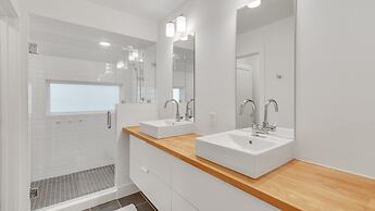 Great Place To Relax And Enjoy A Peaceful Vacation! 4 Bedroom Home by