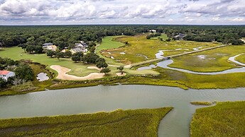 9th Hole Is Absolutely Everything You Want For Your Vacation Or Golf T