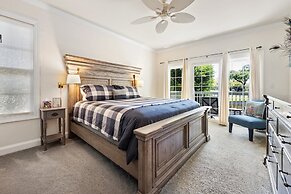 9th Hole Is Absolutely Everything You Want For Your Vacation Or Golf T