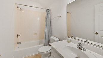 Tranquil Beach House Conveniently Located Near The Ocean Beach Retreat