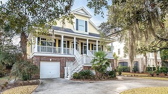 Tranquil Beach House Conveniently Located Near The Ocean Beach Retreat
