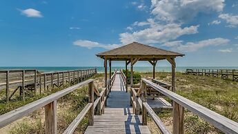 Spectacular Oceanfront Home Located On North Litchfields Peaceful And