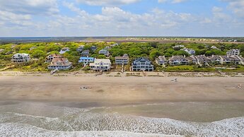 Huge Oceanfront Home With Full Golf Membership 8 Bedroom Home by RedAw