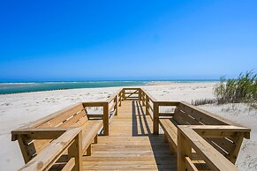 Seaside Serenity Oceanfront Luxury With Pool 6 Bedroom Home by Peace V