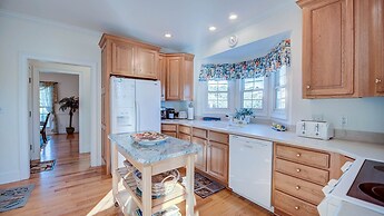 Inviting Beach Retreat With Wonderful Lake Views To Relax And Enjoy 5 