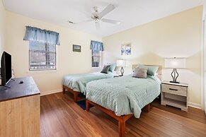 Located On The Ground Level And Across From The Pool With Pass To Hunt