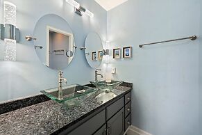 Stunning 2 bedroom villa on the 2nd floor with a gorgeous view of the