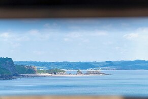 Rooftops - 1 Bedroom Apartment - Tenby